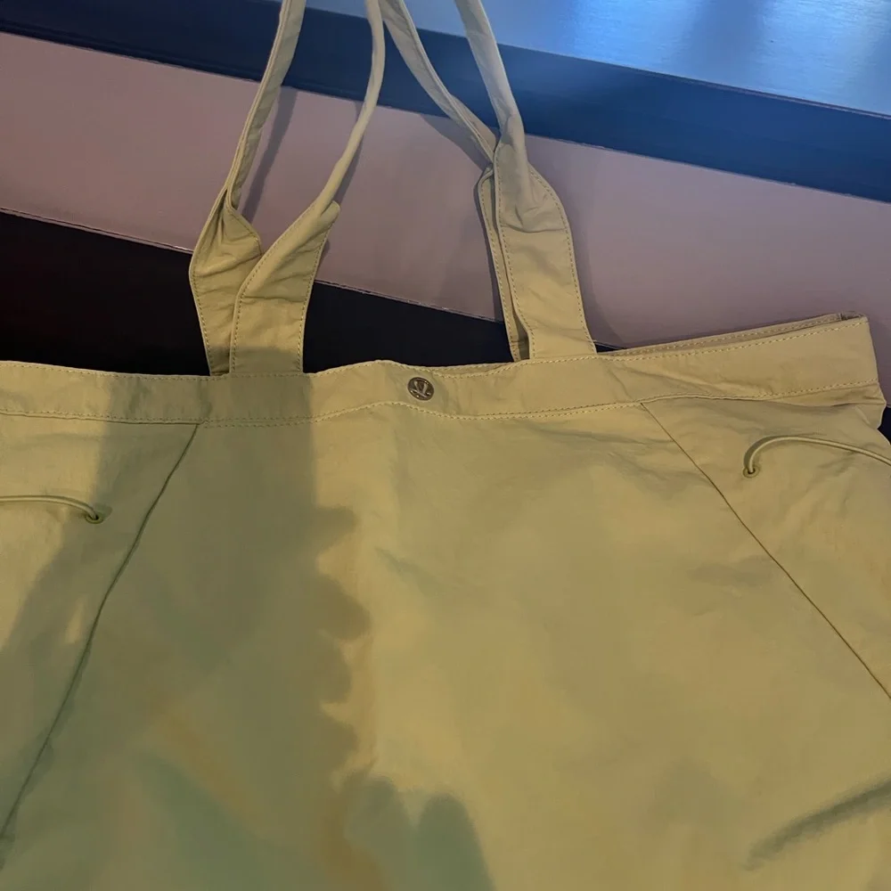 NWOT 🍋 Lululemon Lime Green Side Cinch Shopper 18L